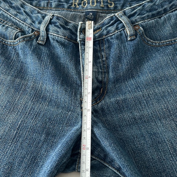 🌻4/$20 Roots Women’s Mid Rise Flared Medium Wash Jeans Size 29 L - Picture 6 of 15